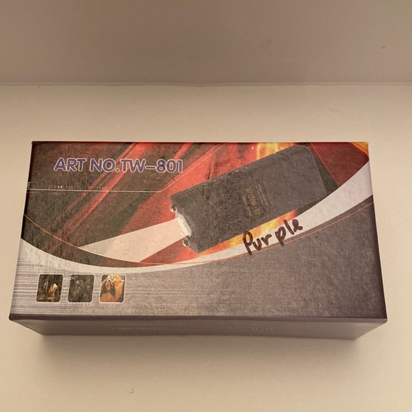 Purple taser 💜 - Picture 5 of 8